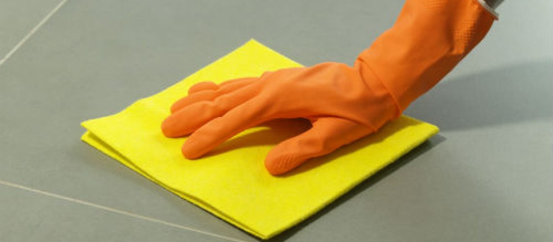 פוליש או ניקיון